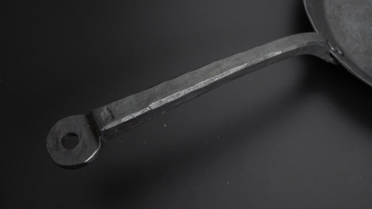 Kanatoko Hand Forged Iron Frying Pan 190mm Bottom Size (Shallow)