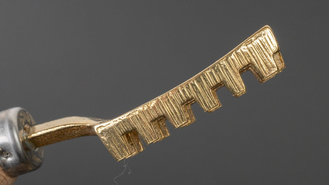 Hitohira Brass Fish Scaler Small