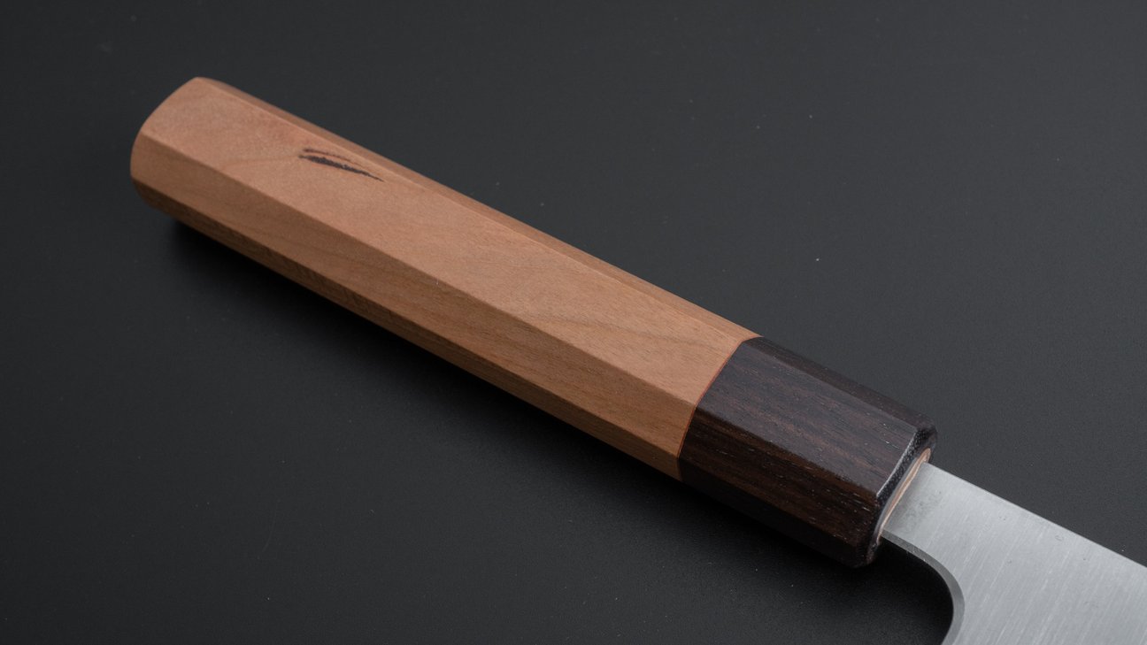 Hitohira Futana S3 Migaki Kiritsuke Gyuto 240 mm kersenhouten handvat