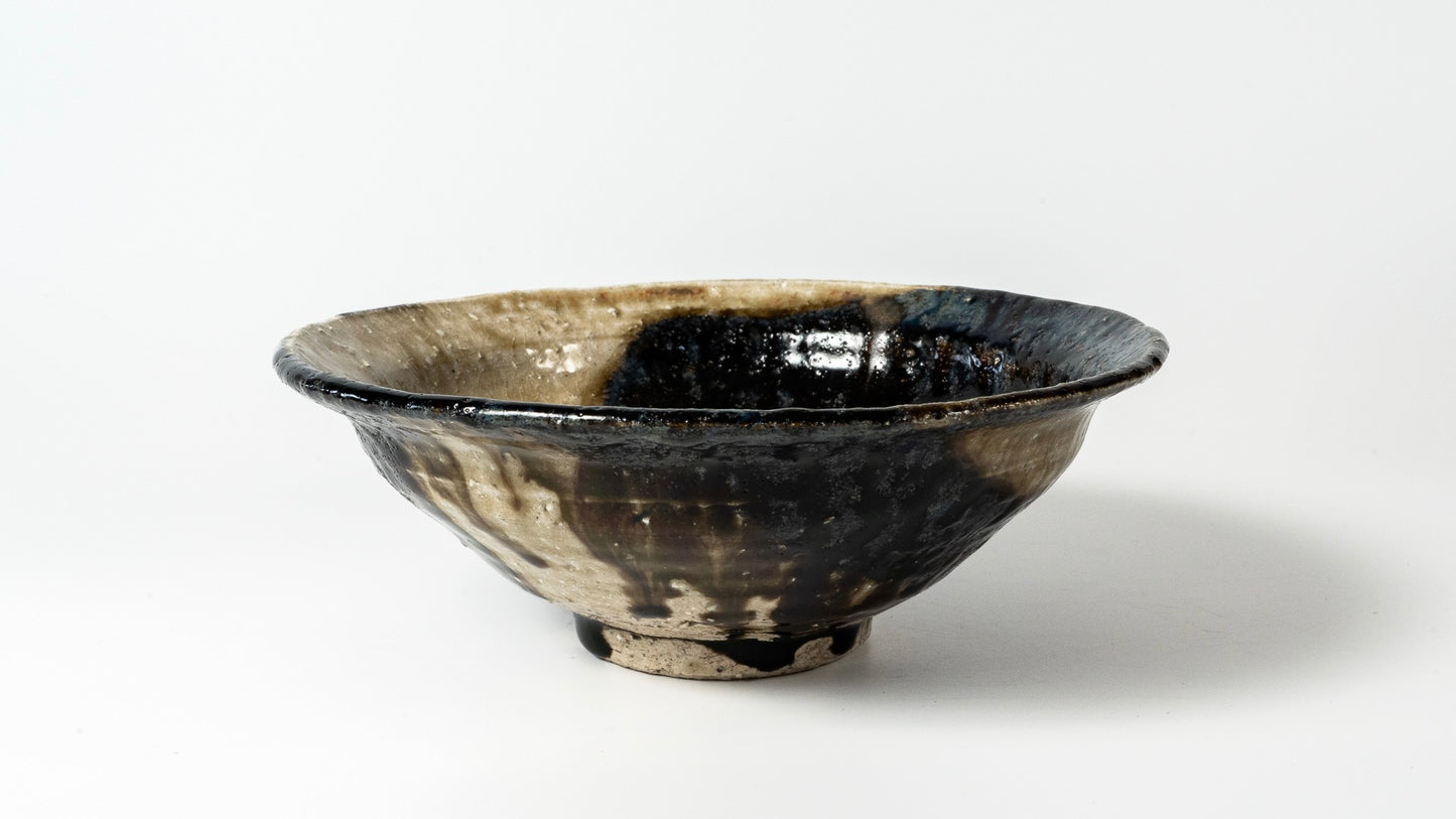 Komon Seji Okuda Tessaiyu Asabachi Bowl (Iron glaze)