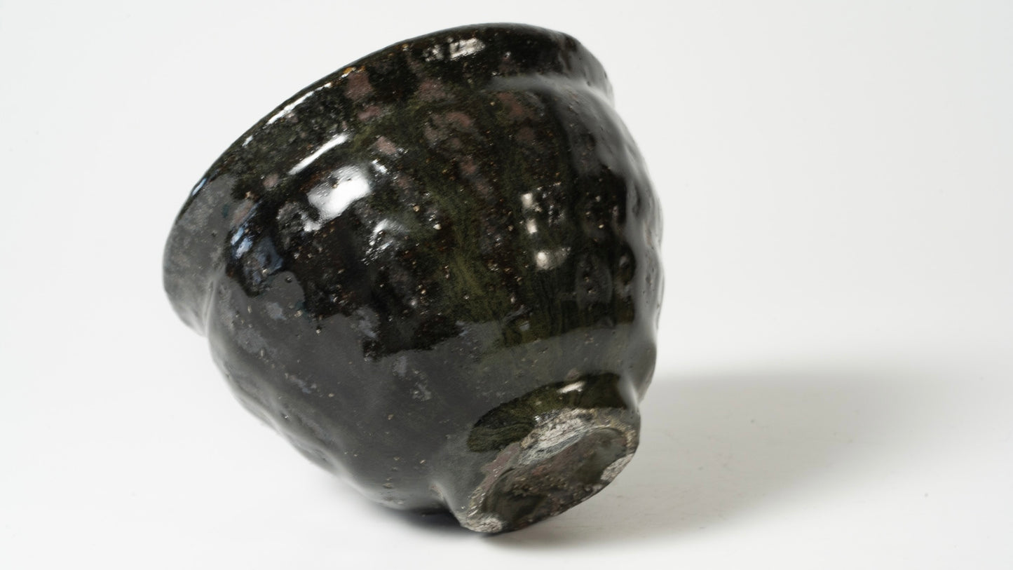 Komon Seji Okuda Kuro Haiyu Asabachi (black ash glaze)