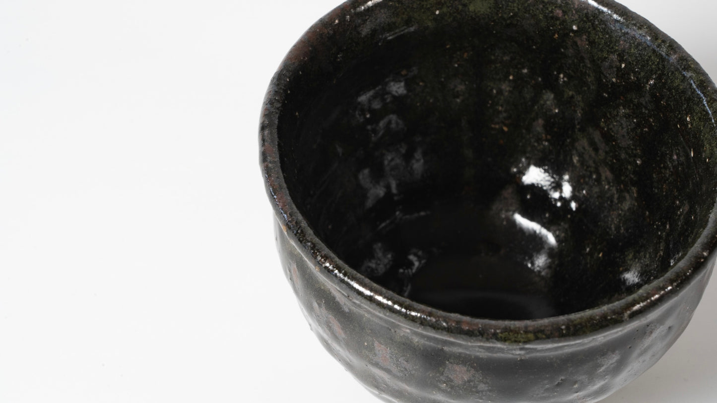 Komon Seji Okuda Kuro Haiyu Asabachi (black ash glaze)