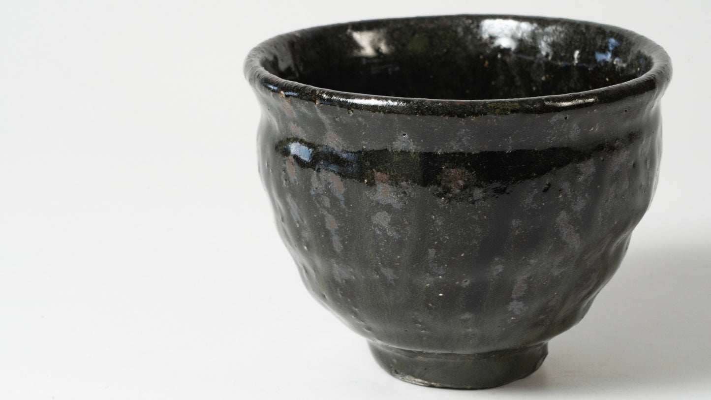 Komon Seji Okuda Kuro Haiyu Asabachi (black ash glaze)