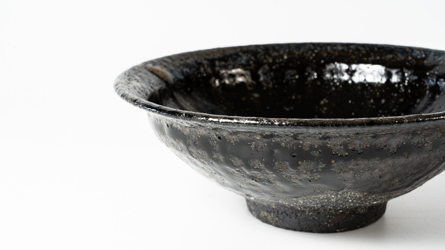 Komon Seji Okuda Kuro Haiyu Asabachi (black ash glaze)