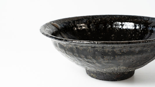 Komon Seji Okuda Kuro Haiyu Asabachi (black ash glaze)