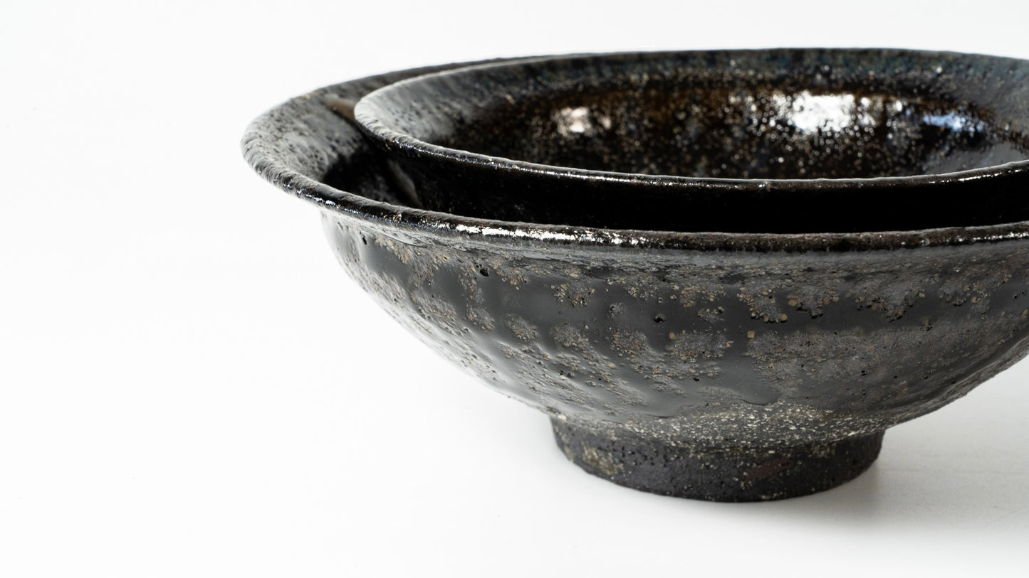 Komon Seji Okuda Kuro Haiyu Asabachi (black ash glaze)