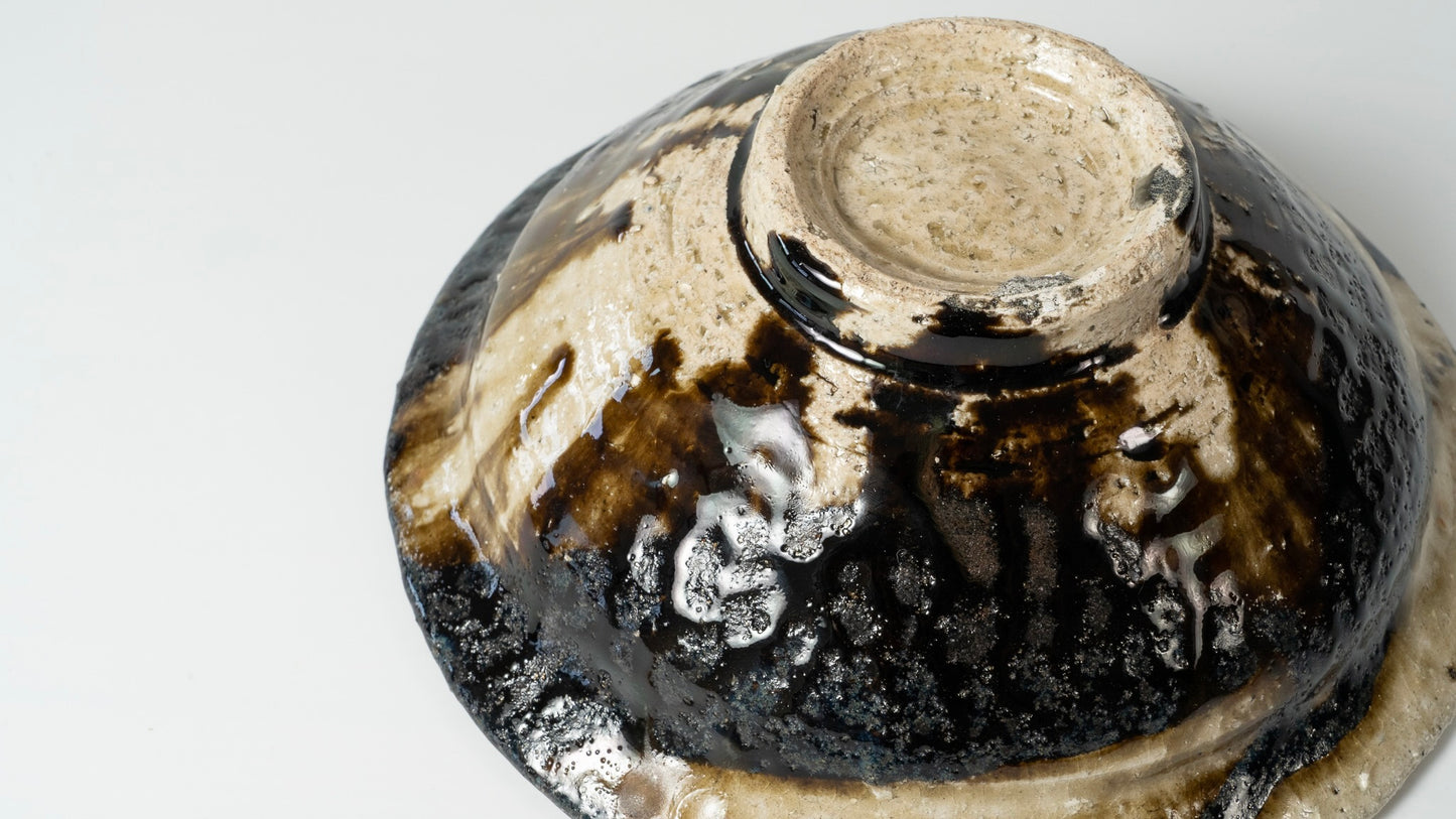 Komon Seji Okuda Tessaiyu Asabachi Bowl (Iron glaze)