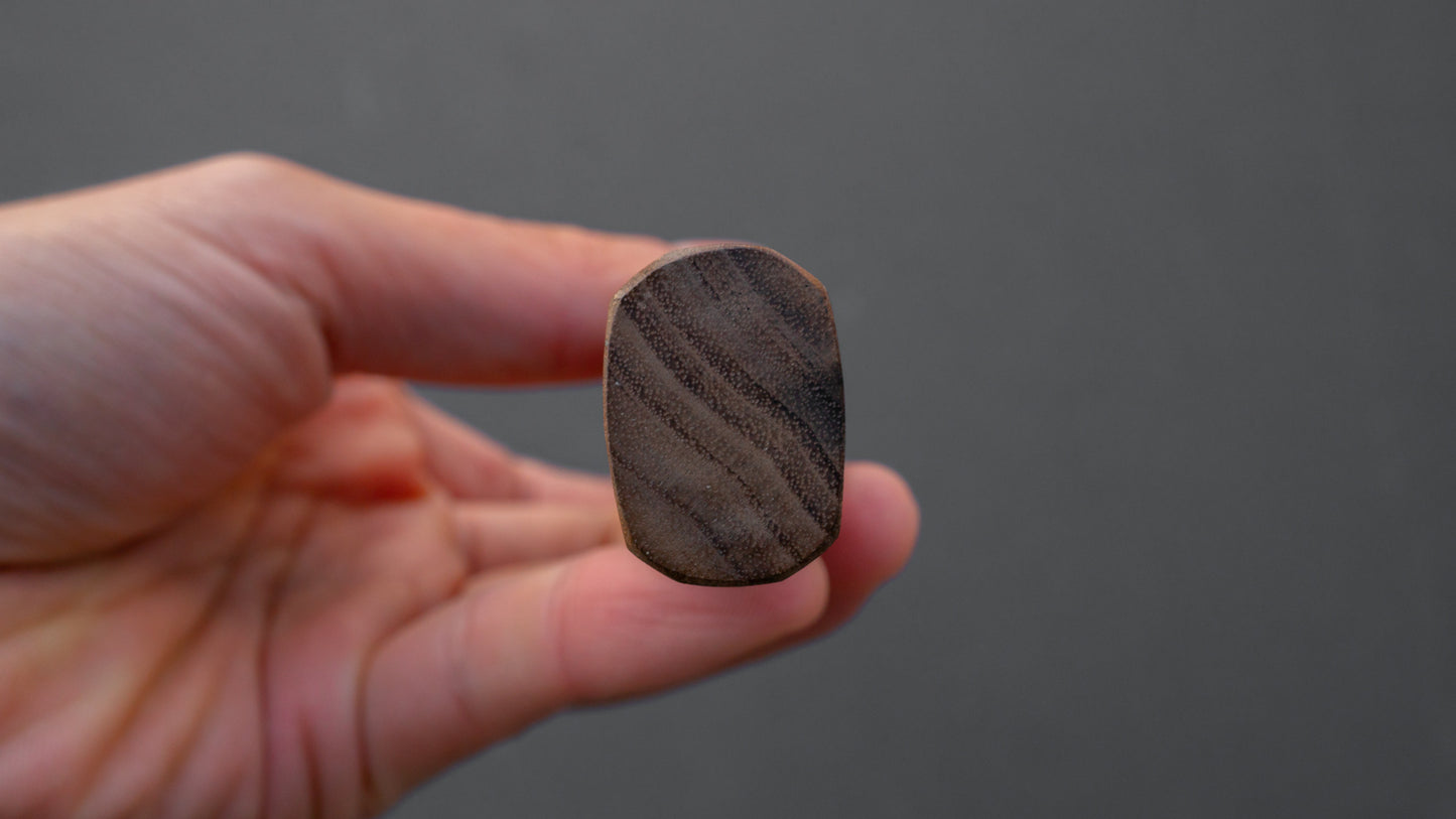 Hitohira HG Tsuchime Damascus Gyuto 210 mm walnoot handvat