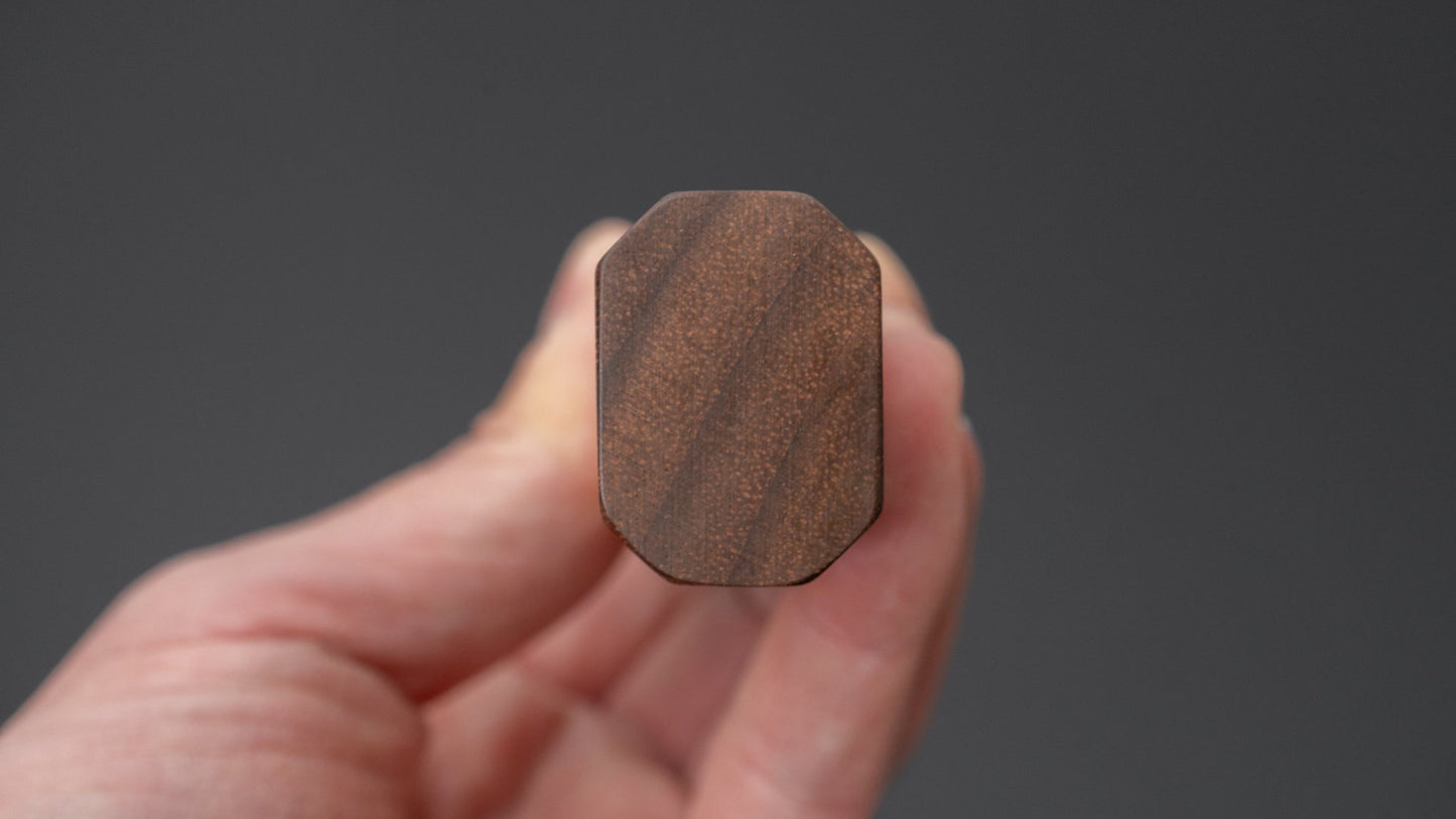 Hitohira Echizen SG2 Tsuchime Santoku 170 mm walnoot handvat