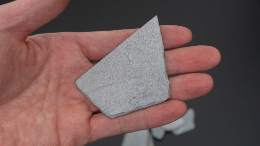 Hitohira Picked Uchigumori Hazuya Finger Stone 100g (with Washi Paper)