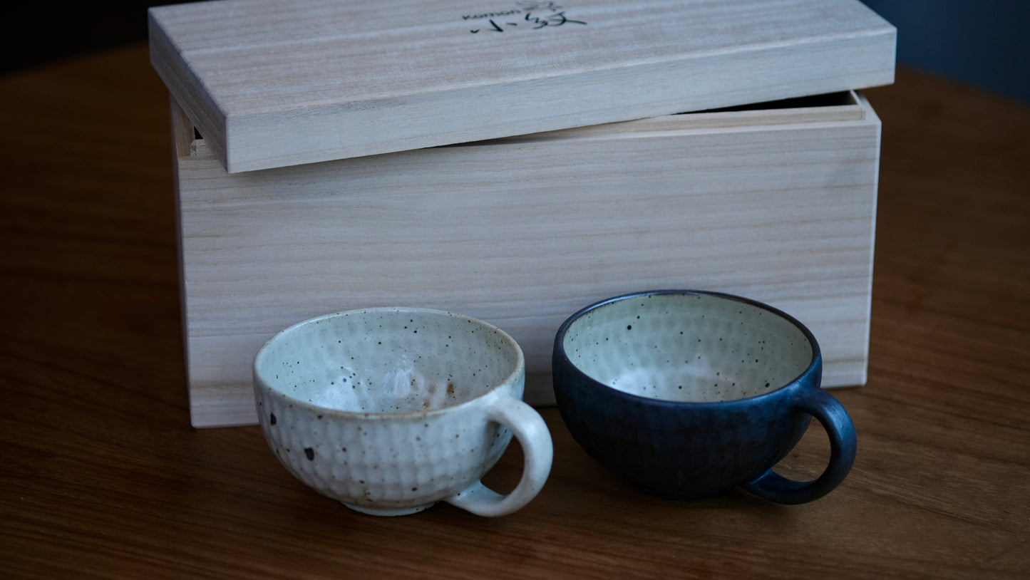 Komon Shinohara Mug Gift set Black & White in Kiri box