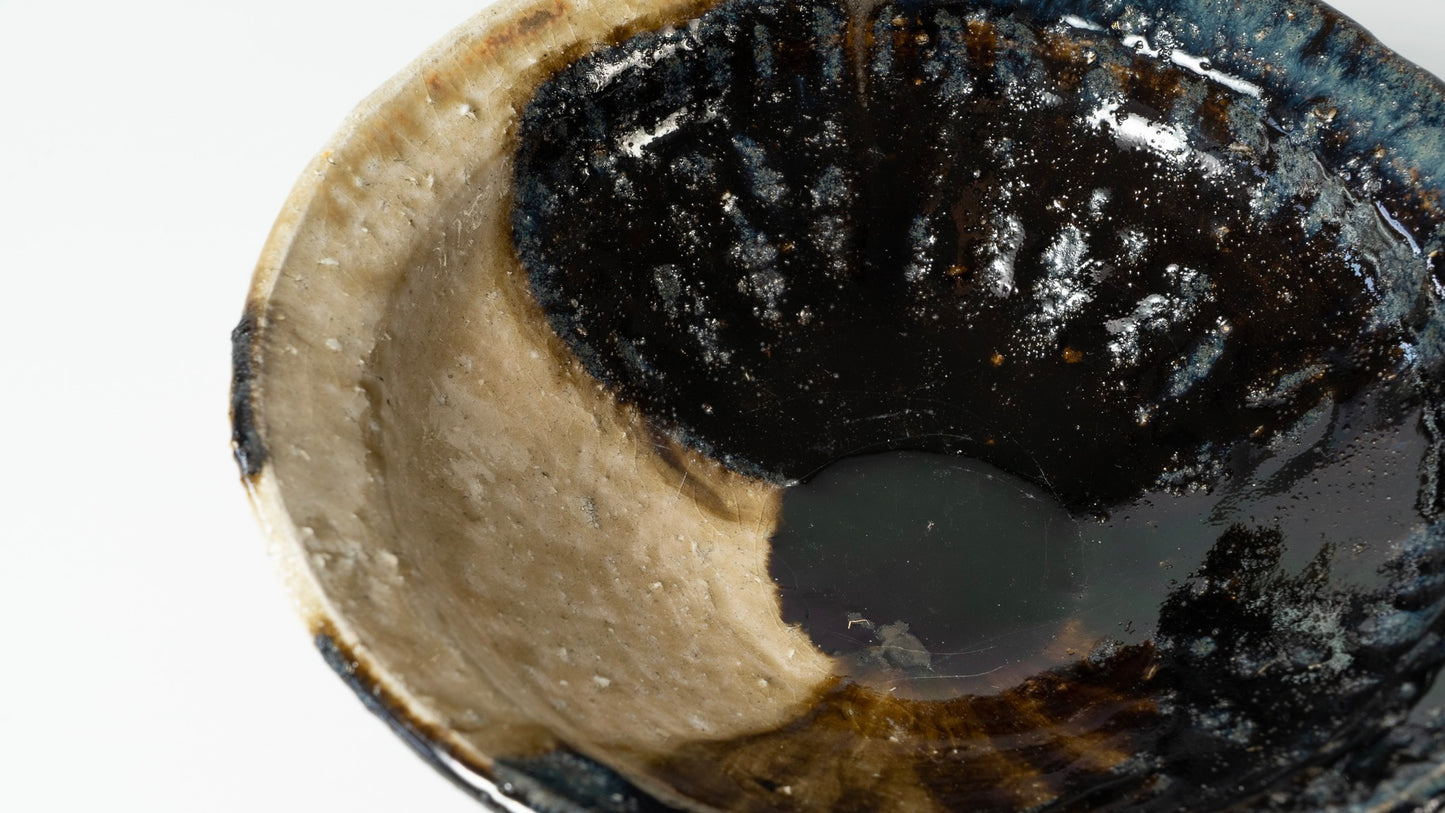 Komon Seji Okuda Tessaiyu Asabachi Bowl (Iron glaze)