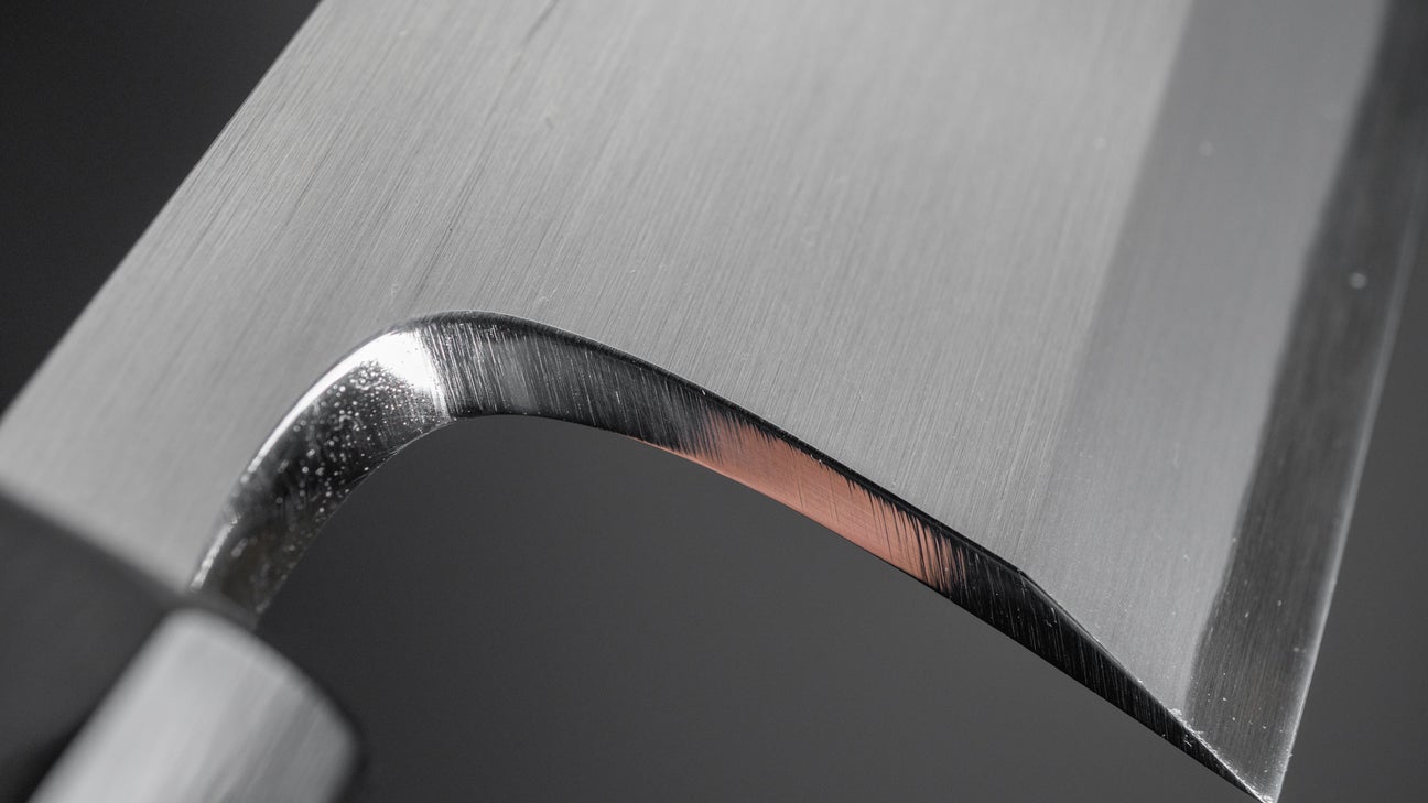 Hitohira Togashi Wit #1 Tachi Deba 165 mm Ho houten handvat (Saya)