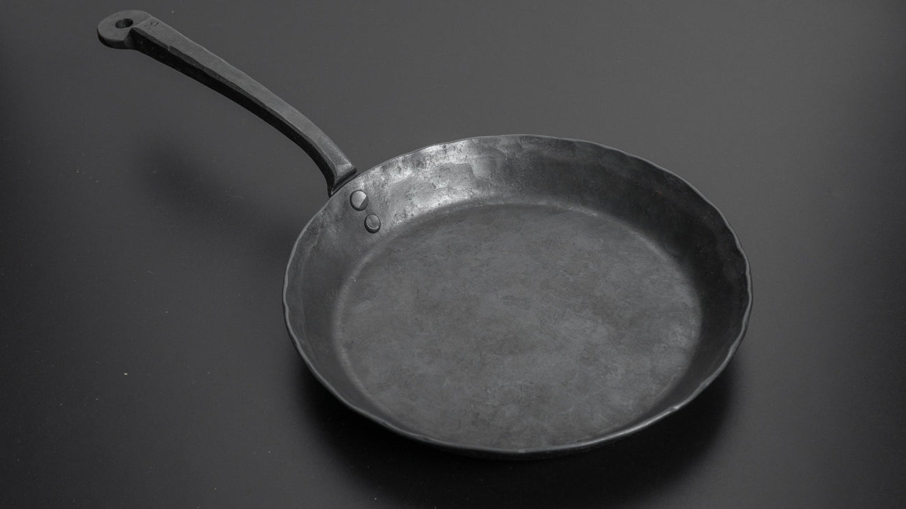 Kanatoko Hand Forged Iron Frying Pan 190mm Bottom Size (Shallow)
