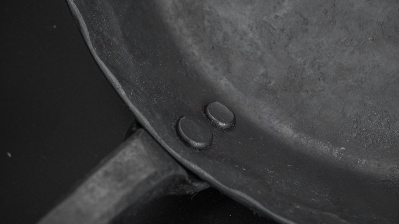 Kanatoko Hand Forged Iron Frying Pan 190mm Bottom Size (Shallow)