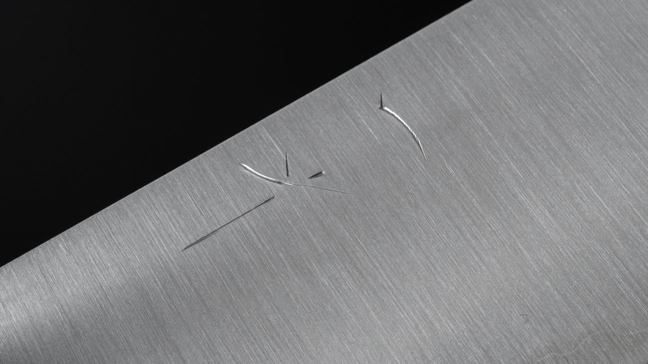 Hitohira Futana SB Migaki Kiritsuke Gyuto 240 mm kersenhouten handvat 