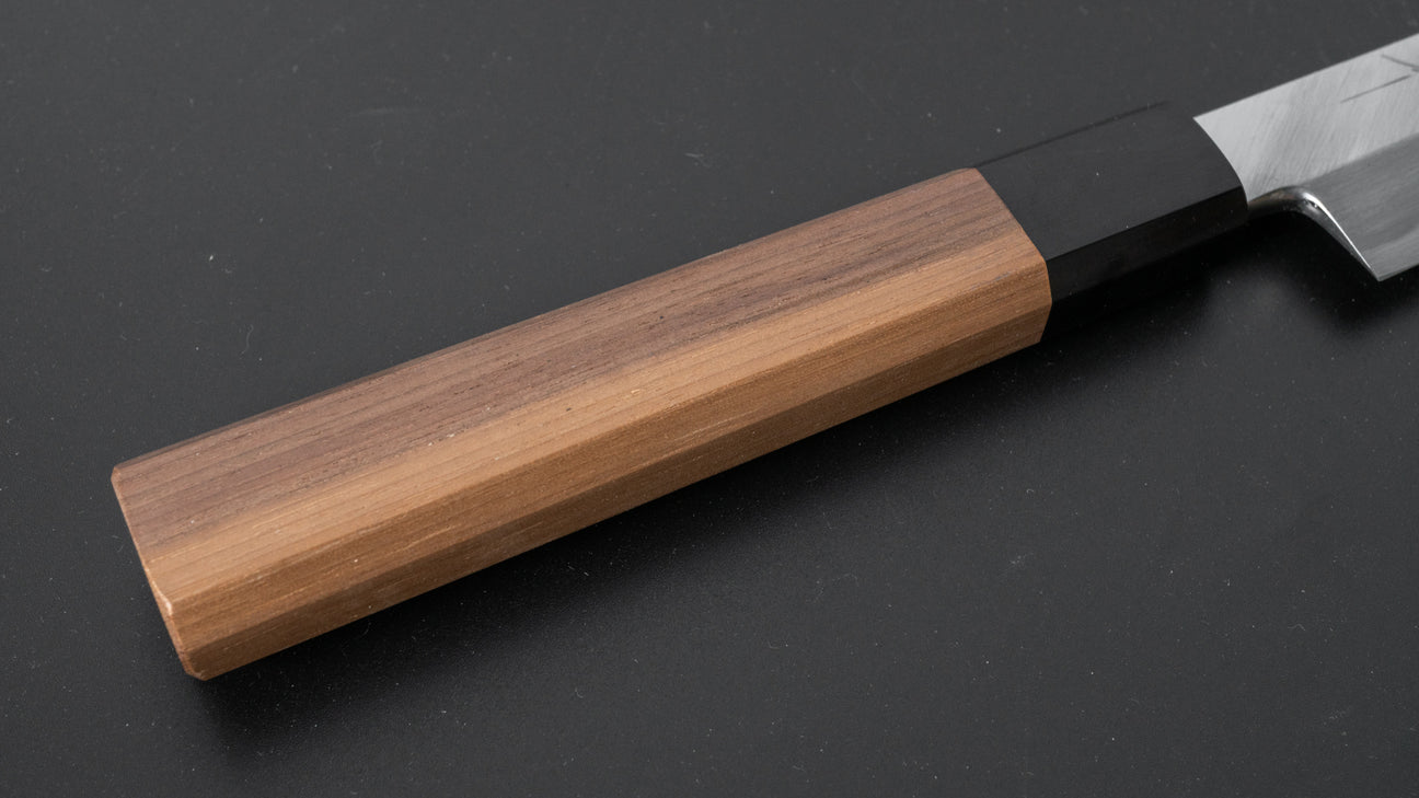 Hitohira Kikuchiyo Manzo Wit #3 Yanagiba 210 mm walnoot handvat (Saya)