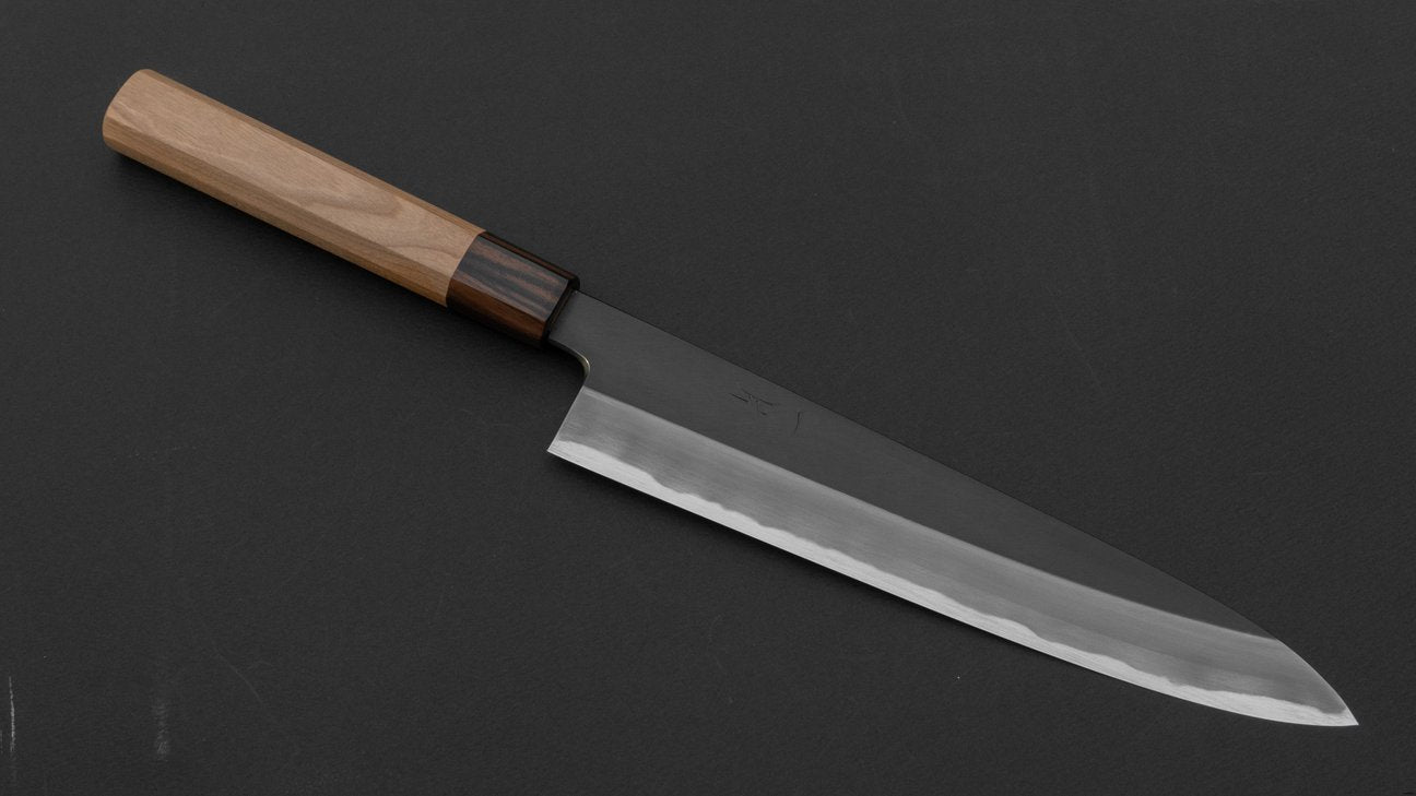 Hitohira Kikuchiyo Kyuzo Wit #2 Kurouchi Gyuto 240 mm kersenhouten handvat