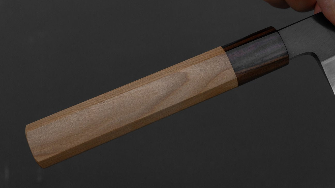 Hitohira Kikuchiyo Kyuzo Wit #2 Kurouchi Gyuto 240 mm kersenhouten handvat