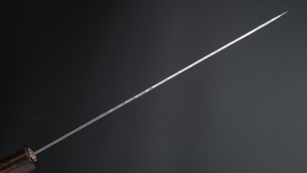 Hitohira Futana SB Migaki Tsuchime Gyuto 210 mm kersenhouten handvat 