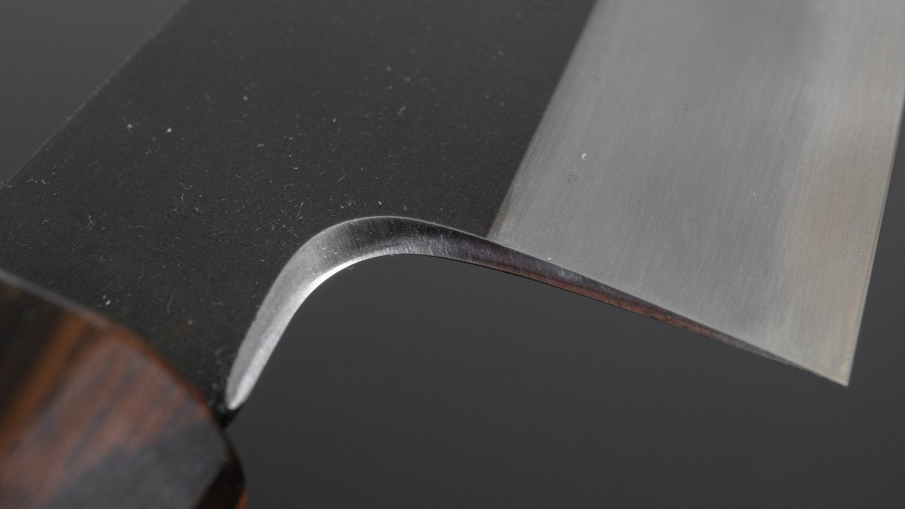 Hitohira Kikuchiyo Kyuzo Wit #2 Kurouchi Gyuto 210 mm kersenhouten handvat 