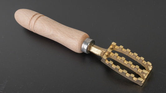 Hitohira Brass Fish Scaler Small