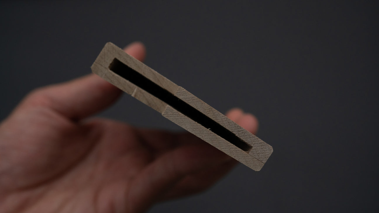 Hitohira WB Ho Wood Saya Santoku 180 mm (4,5 mm / klassiek)