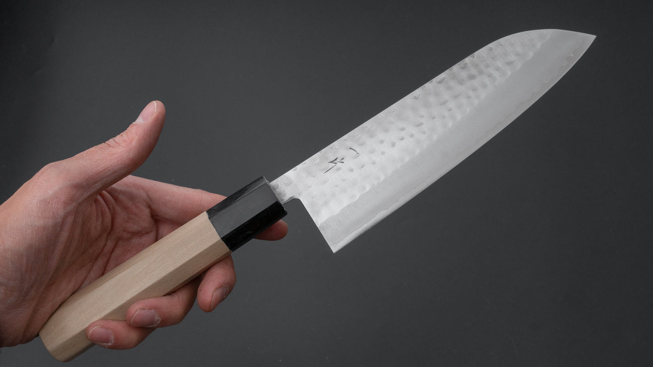 Hitohira NM Tsuchime Santoku 170 mm Ho houten handvat
