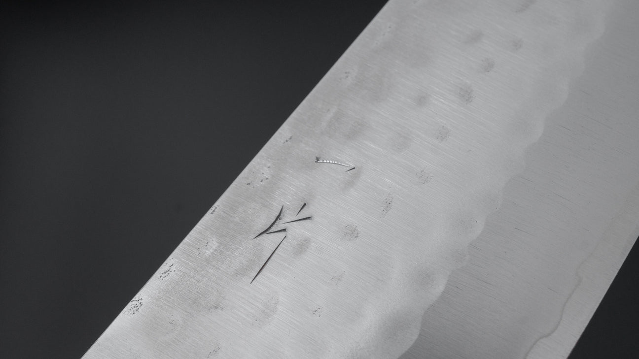 Hitohira NM Tsuchime Santoku 170 mm Ho houten handvat