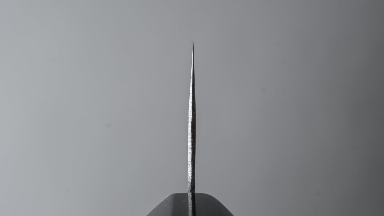 Hitohira NM Tsuchime Santoku 170 mm Ho houten handvat