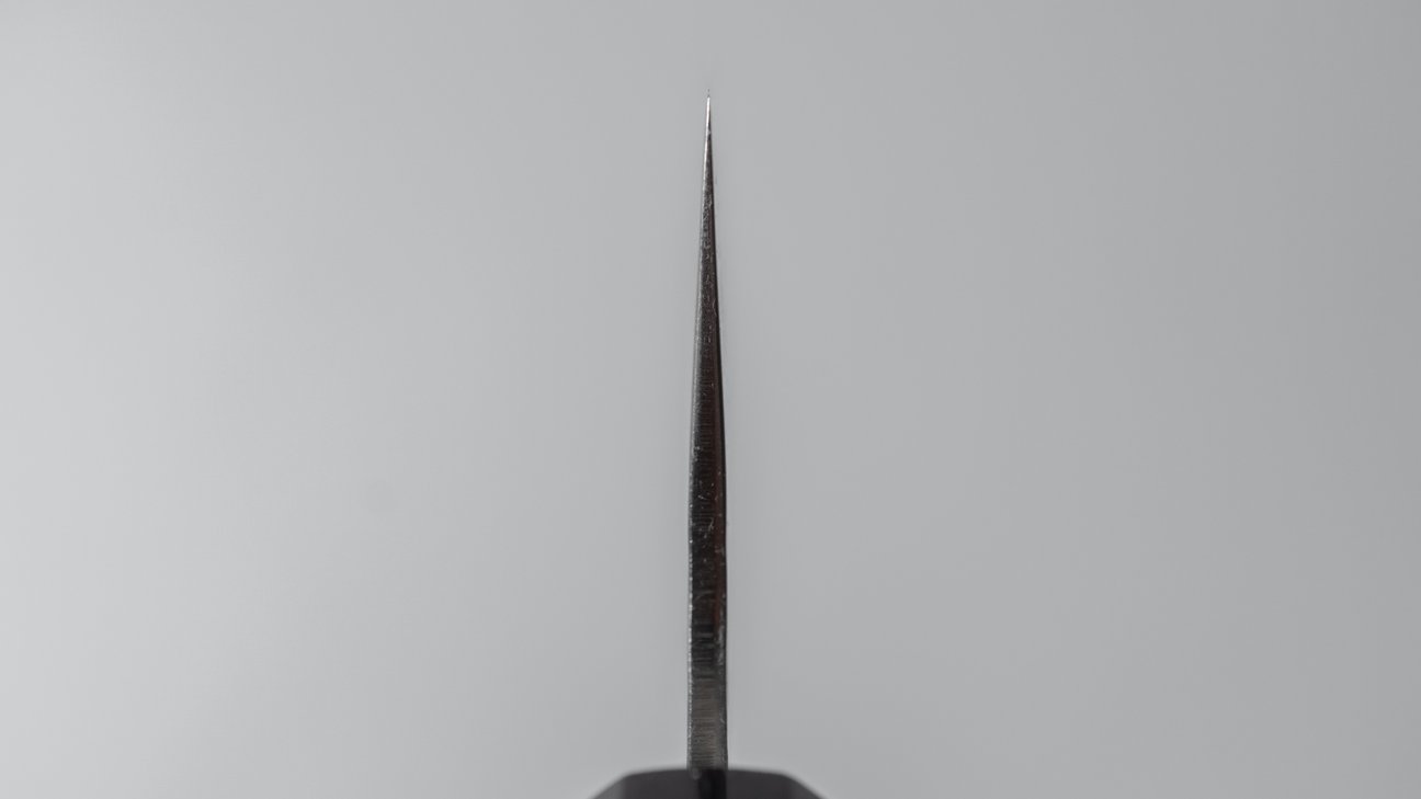 Hitohira Futana SB Migaki Tsuchime Kiritsuke Gyuto 210 mm kersenhouten handvat